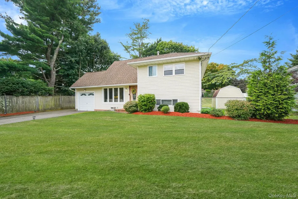 41 Wiltshire Drive Commack NY 11725