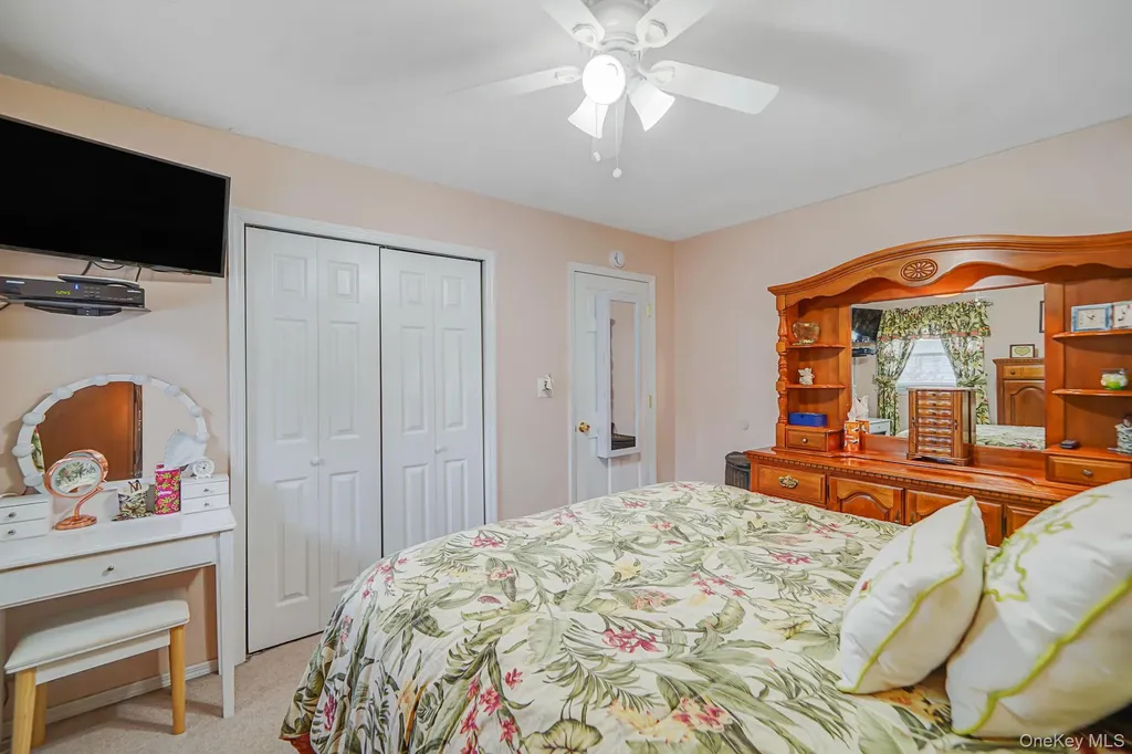 41 Wiltshire Drive Commack NY 11725