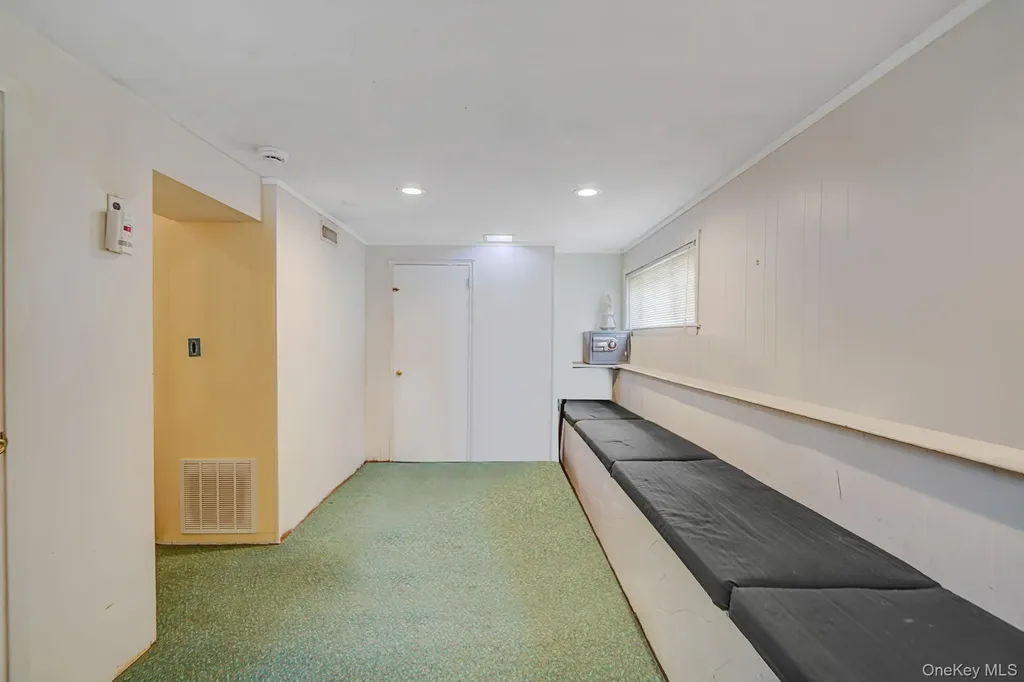 41 Wiltshire Drive Commack NY 11725