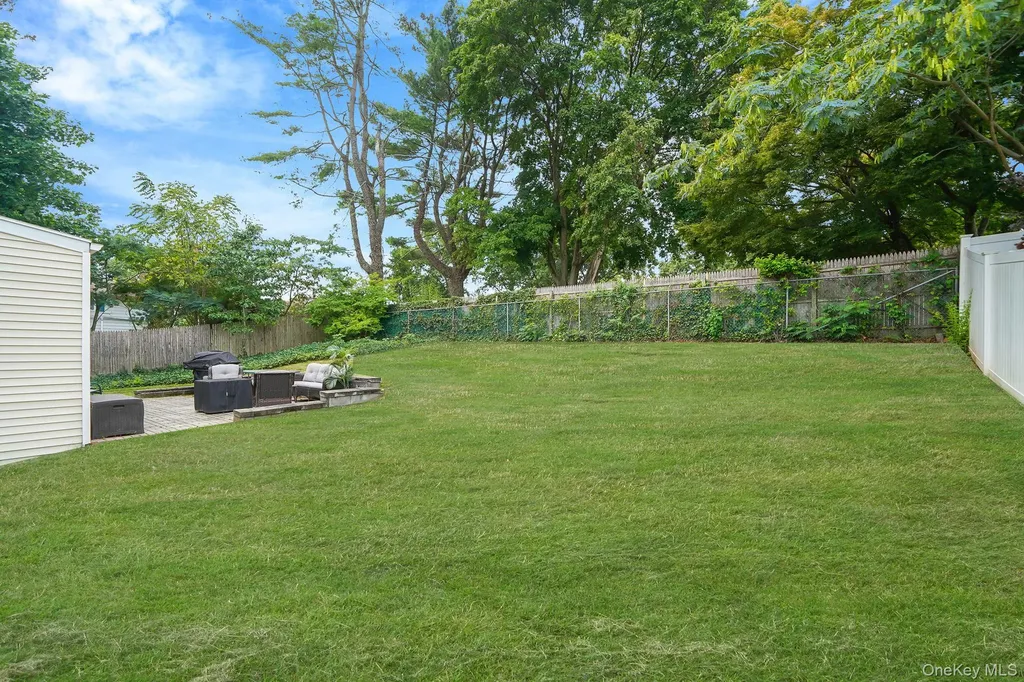 41 Wiltshire Drive Commack NY 11725