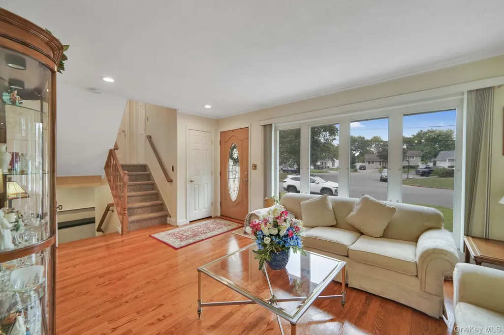 41 Wiltshire Drive Commack NY 11725