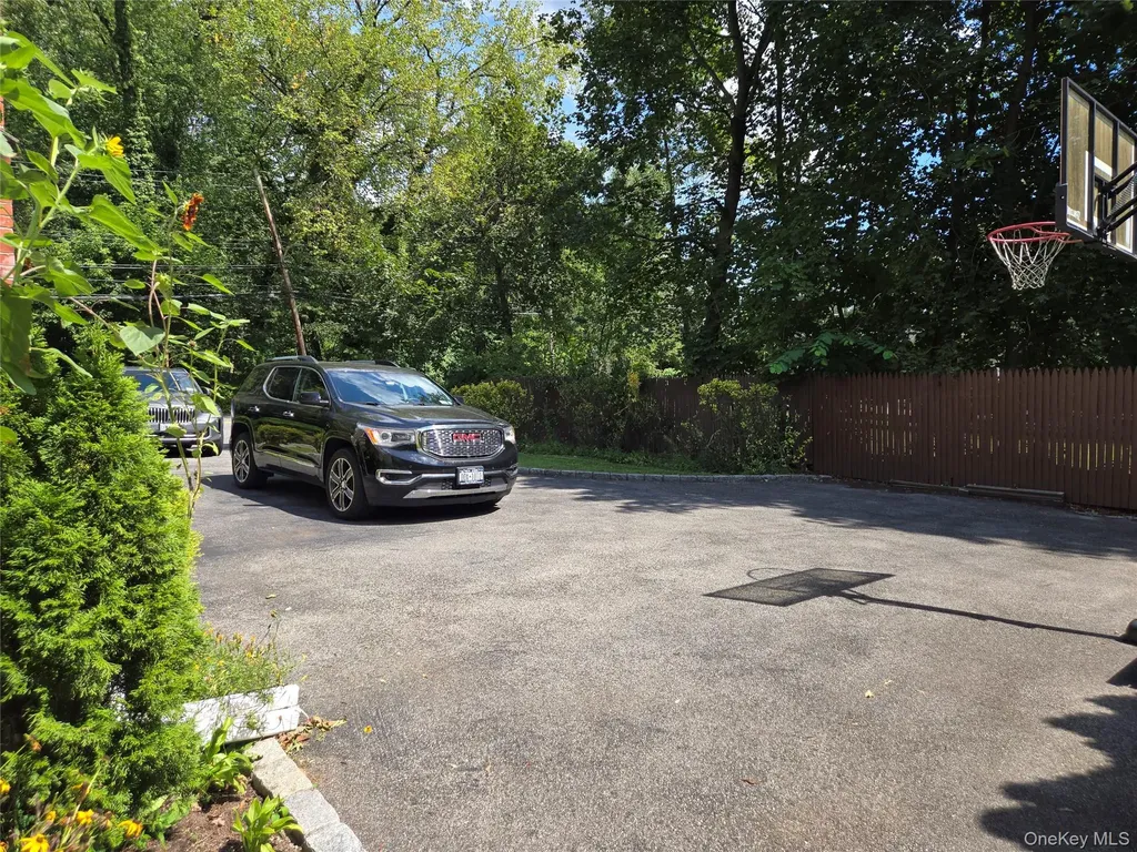 810 Fenimore Road Mamaroneck NY 10543