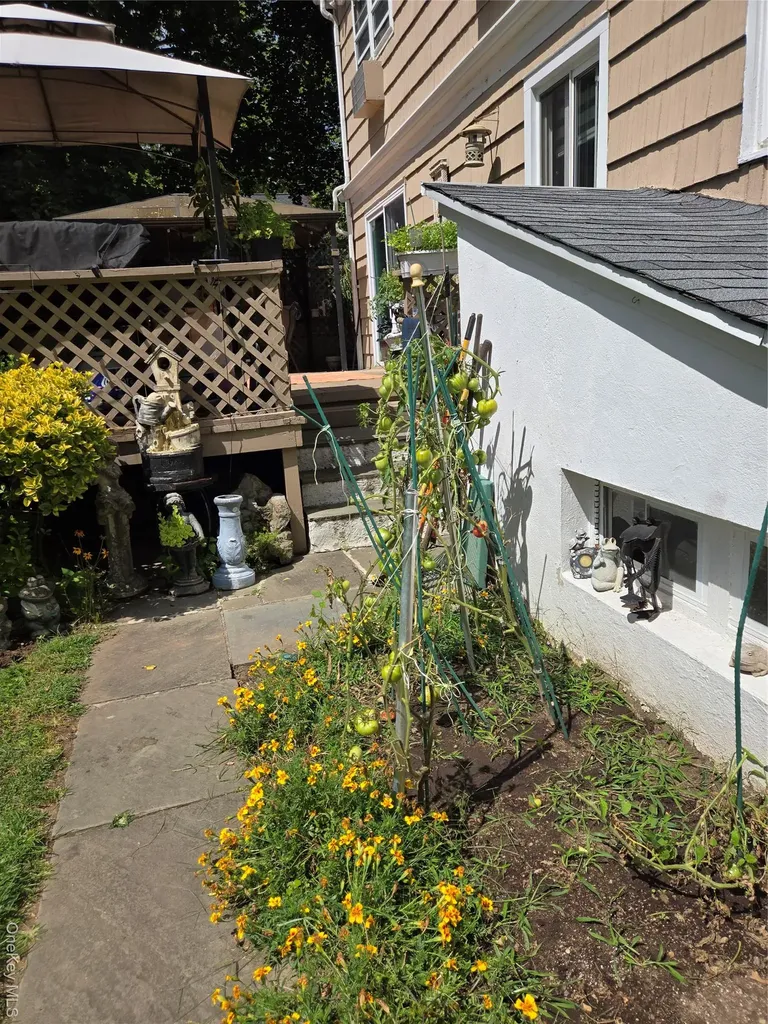 810 Fenimore Road Mamaroneck NY 10543
