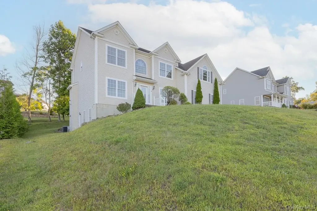 4 Standish Road Monroe NY 10950