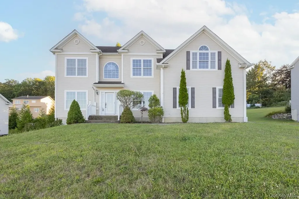 4 Standish Road Monroe NY 10950