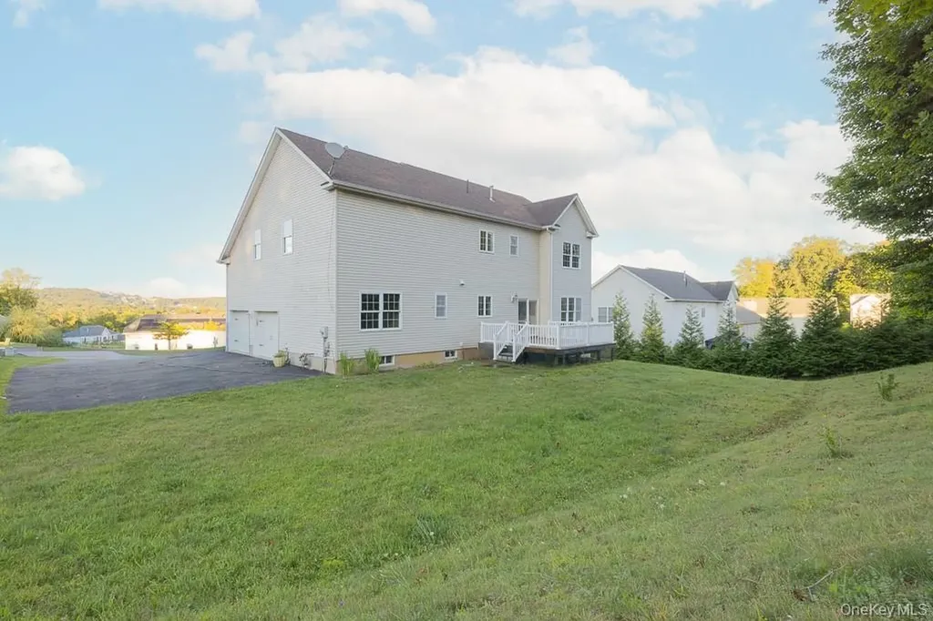4 Standish Road Monroe NY 10950