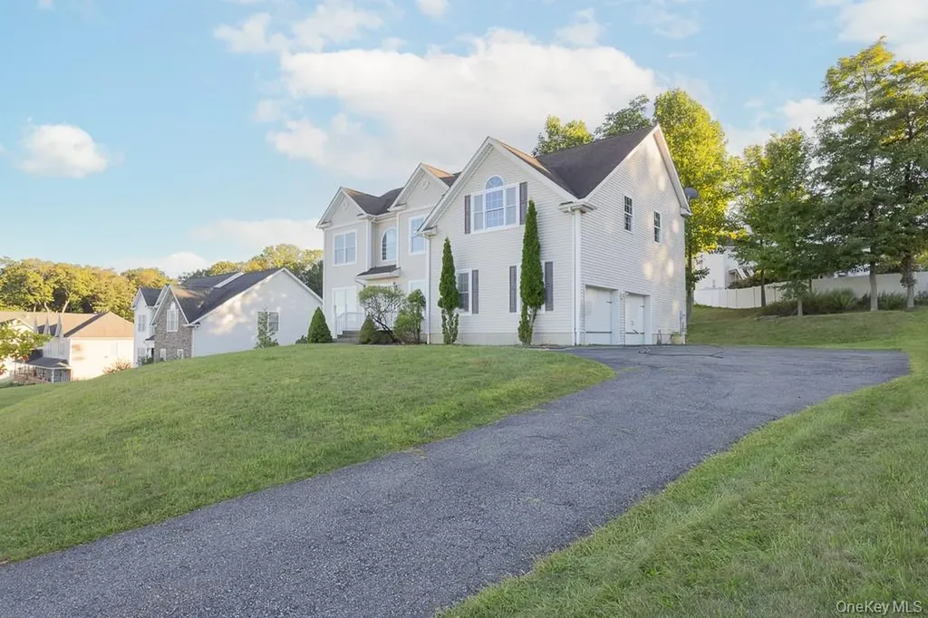 4 Standish Road Monroe NY 10950