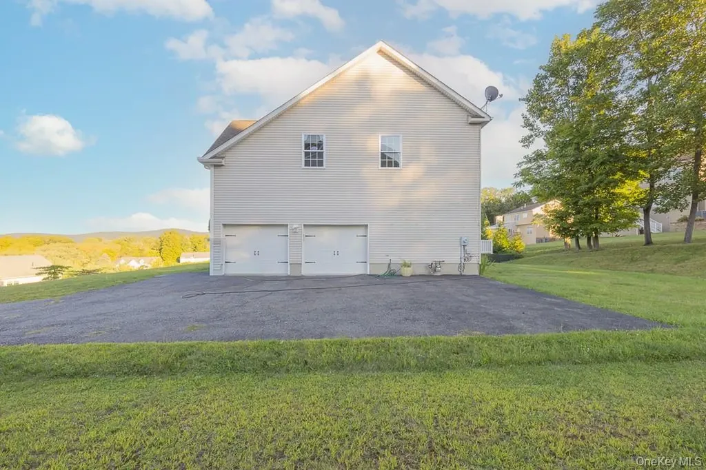 4 Standish Road Monroe NY 10950