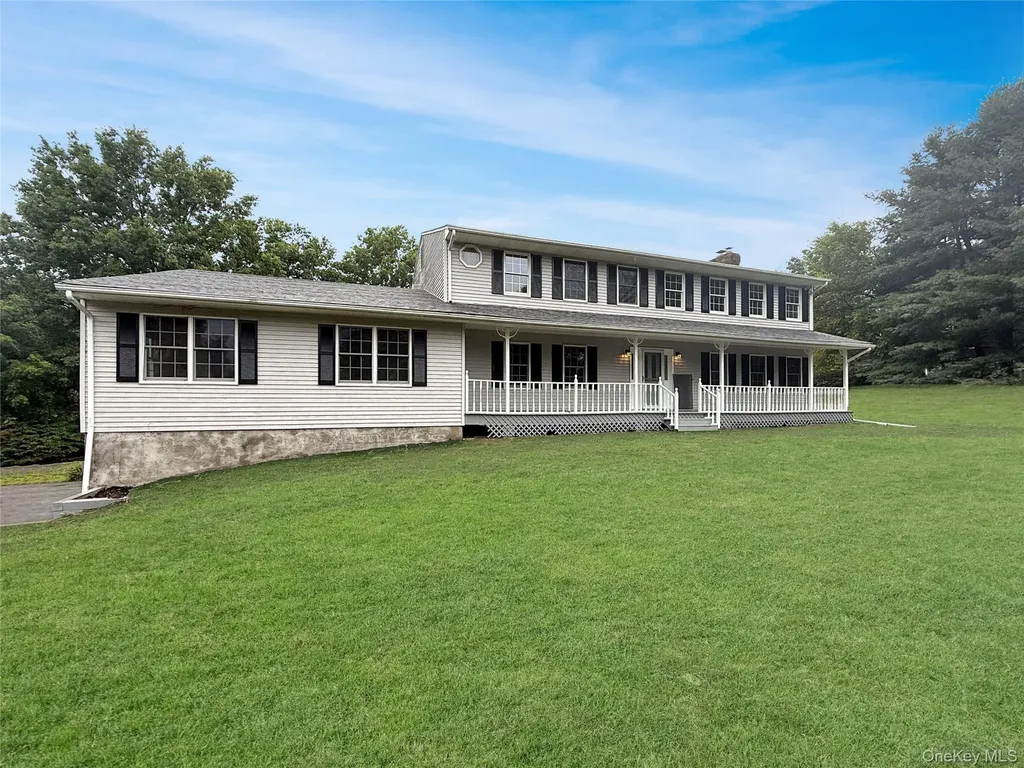 325 Jackson Avenue New Windsor NY 12553