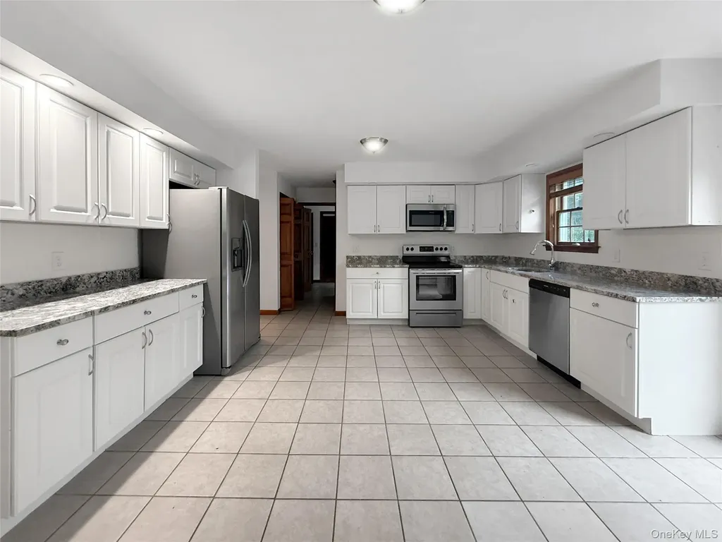 325 Jackson Avenue New Windsor NY 12553