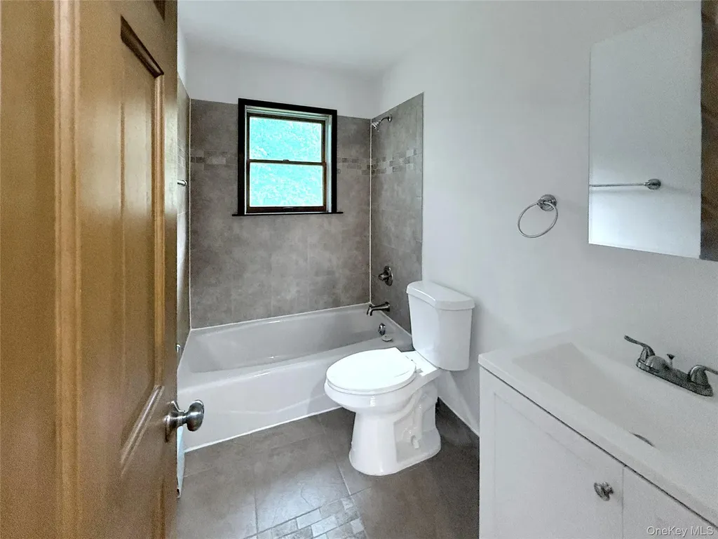 325 Jackson Avenue New Windsor NY 12553