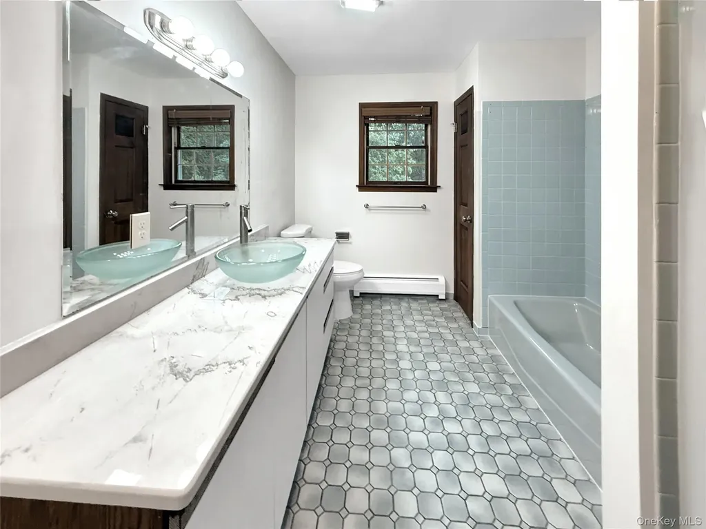 325 Jackson Avenue New Windsor NY 12553