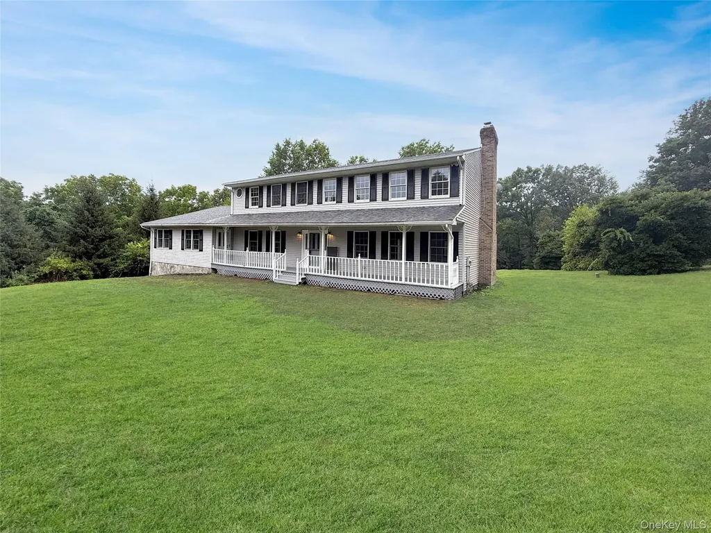 325 Jackson Avenue New Windsor NY 12553