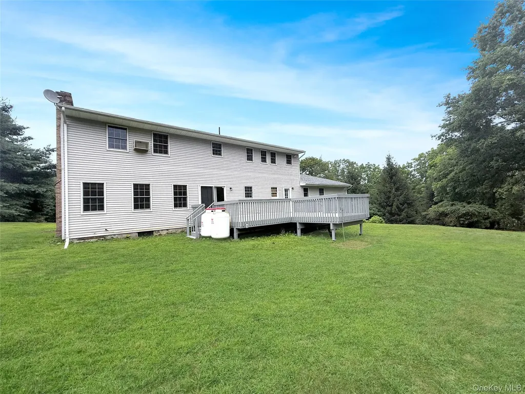 325 Jackson Avenue New Windsor NY 12553