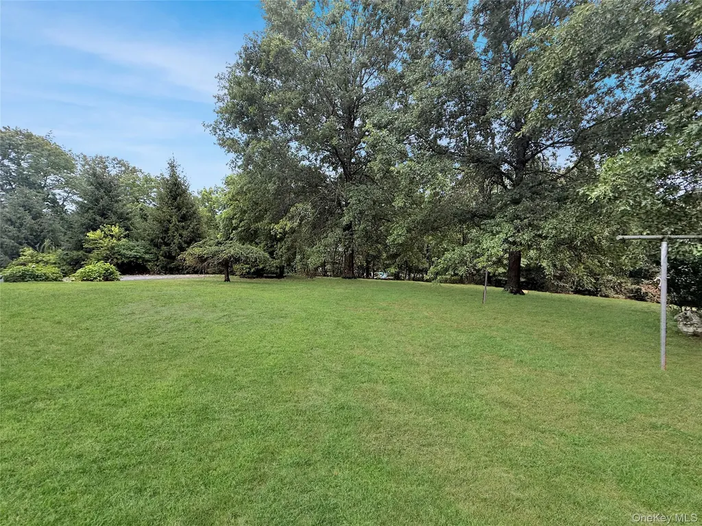 325 Jackson Avenue New Windsor NY 12553