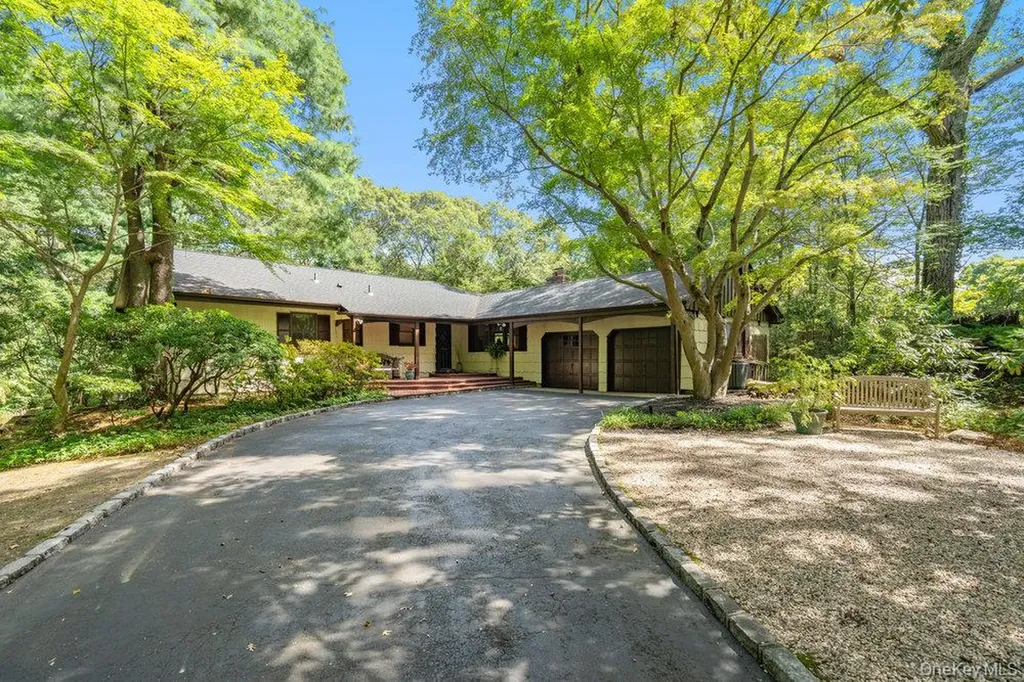 7 Chatham Place Dix Hills NY 11746