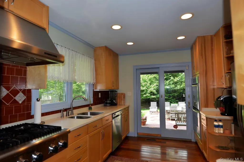 11 West Drive East Hampton NY 11937