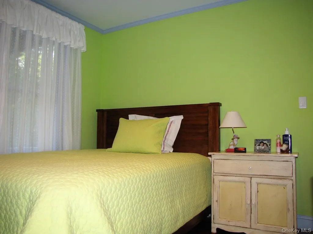 11 West Drive East Hampton NY 11937