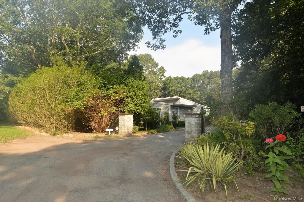11 West Drive East Hampton NY 11937