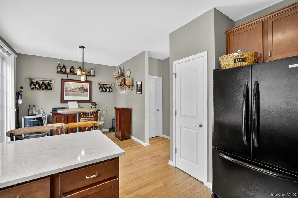 1004 Hawthorn Way New Windsor NY 12553