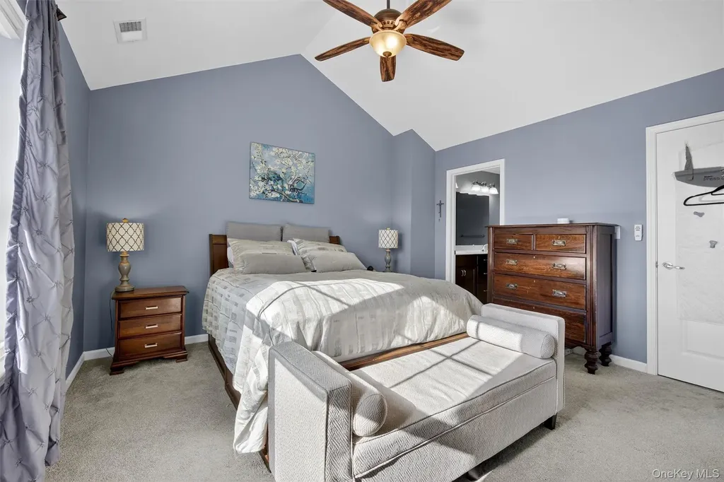 1004 Hawthorn Way New Windsor NY 12553