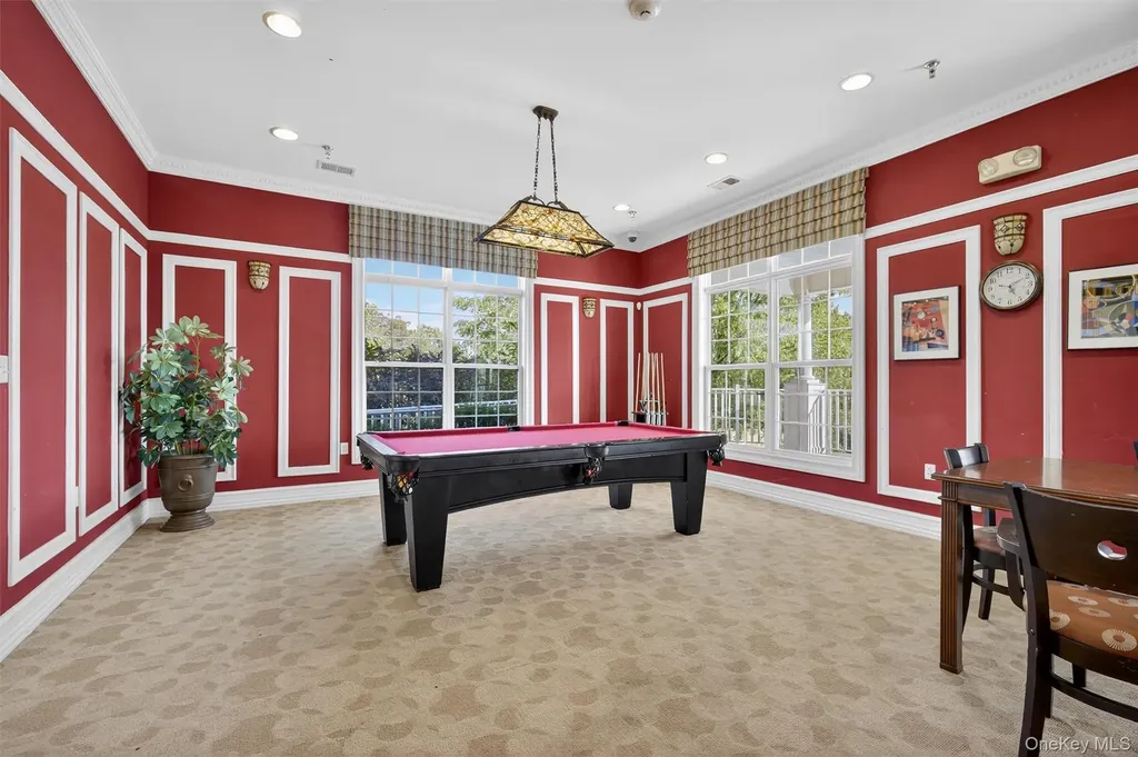 1004 Hawthorn Way New Windsor NY 12553