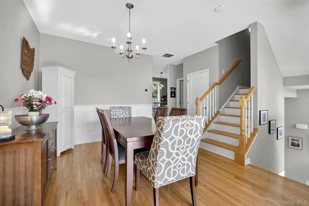 1004 Hawthorn Way New Windsor NY 12553