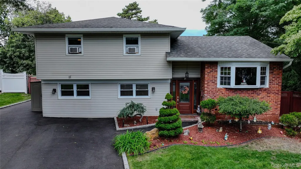 45 Harvard Lane Commack NY 11725