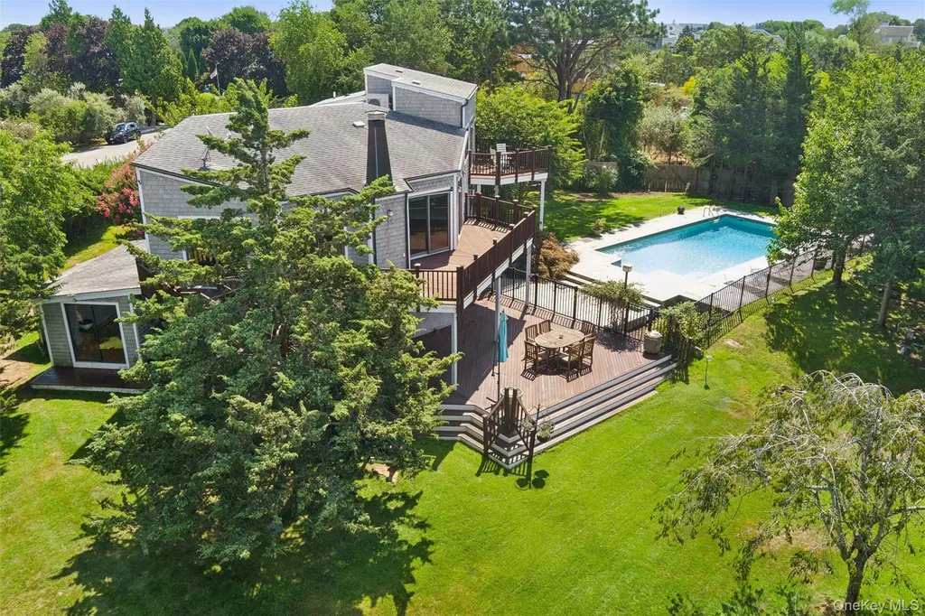 29 Stillwaters Lane Westhampton Beach NY 11978