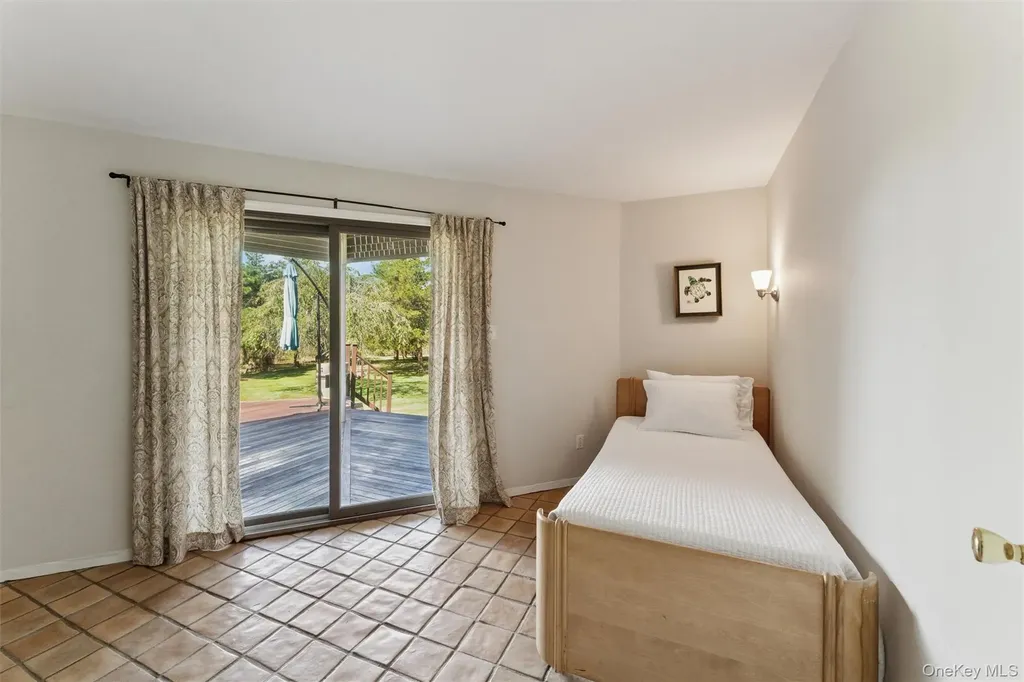 29 Stillwaters Lane Westhampton Beach NY 11978