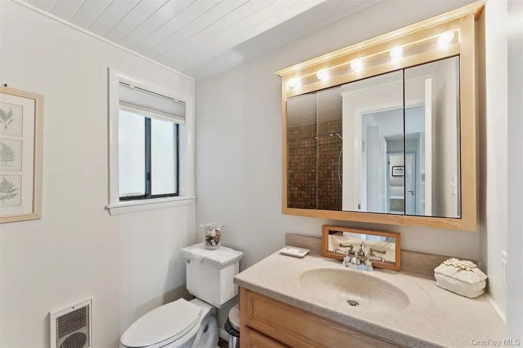 29 Stillwaters Lane Westhampton Beach NY 11978