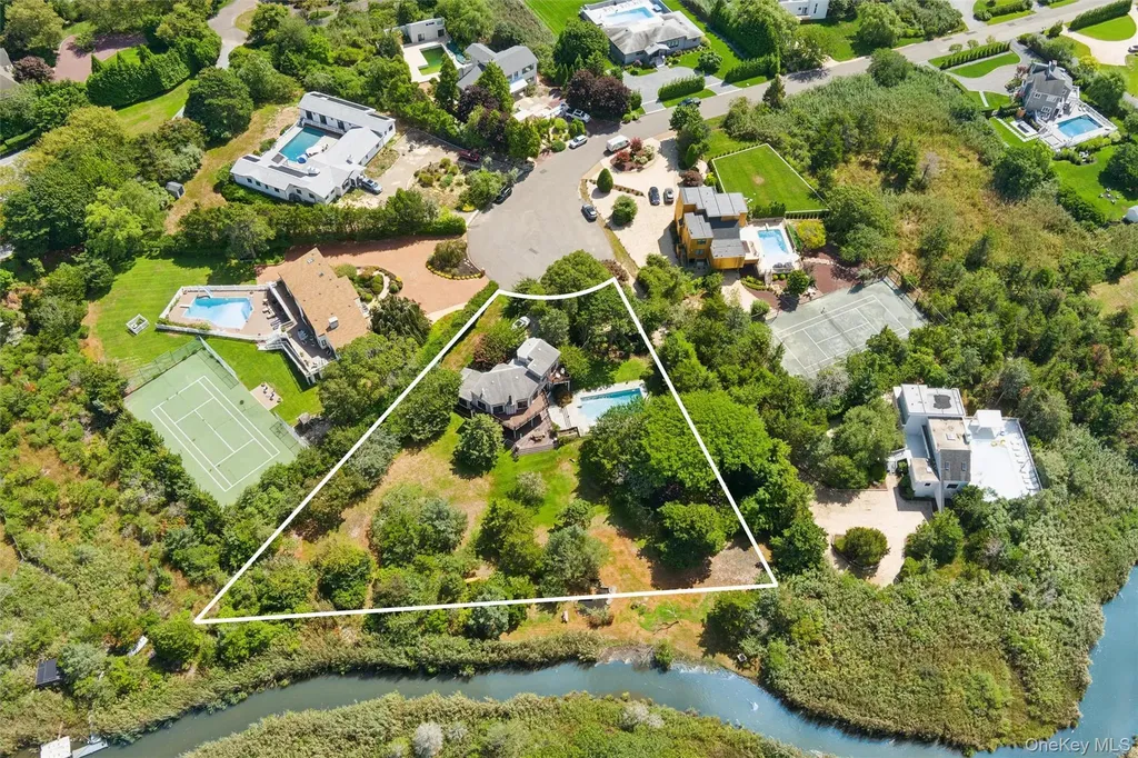 29 Stillwaters Lane Westhampton Beach NY 11978