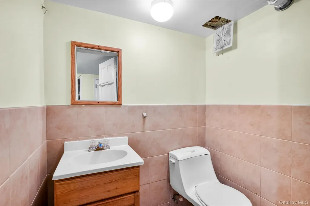 506 Siwanoy Place Pelham NY 10803
