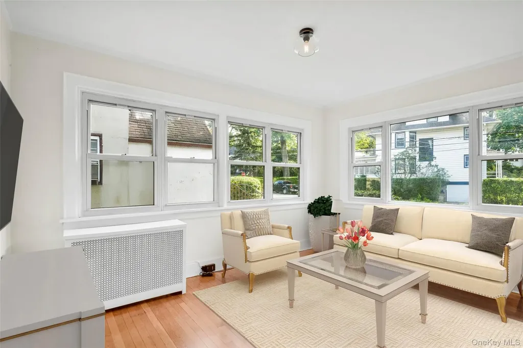 506 Siwanoy Place Pelham NY 10803