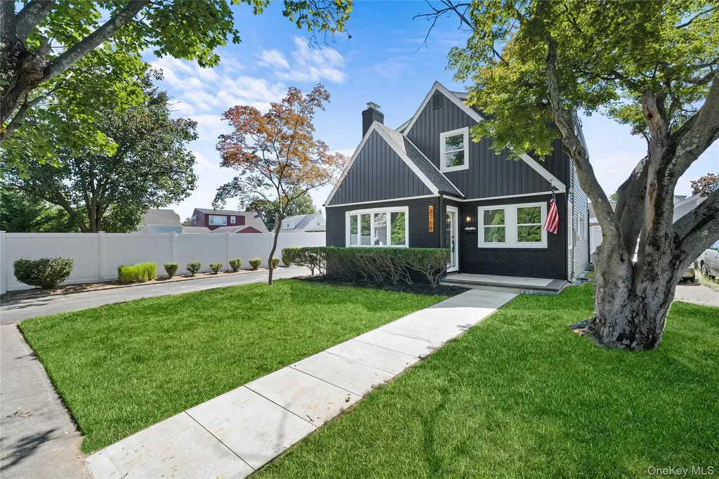 2768 Wallace Avenue North Bellmore NY 11710