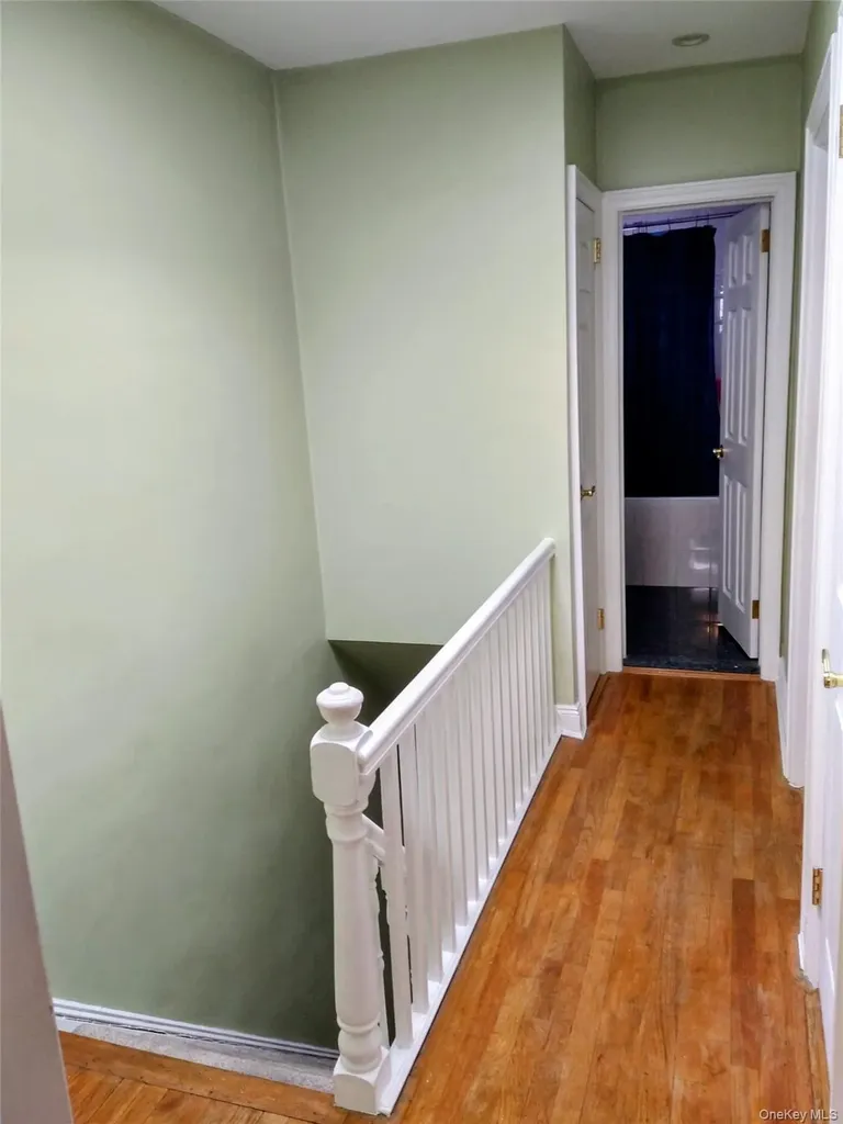 20520 33rd Avenue Bayside NY 11361