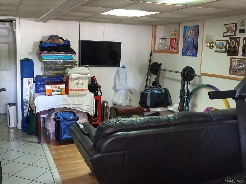 20520 33rd Avenue Bayside NY 11361