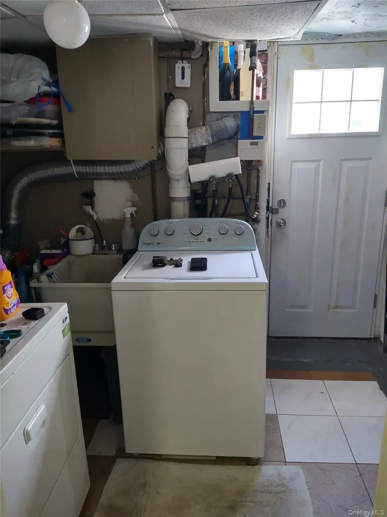 20520 33rd Avenue Bayside NY 11361