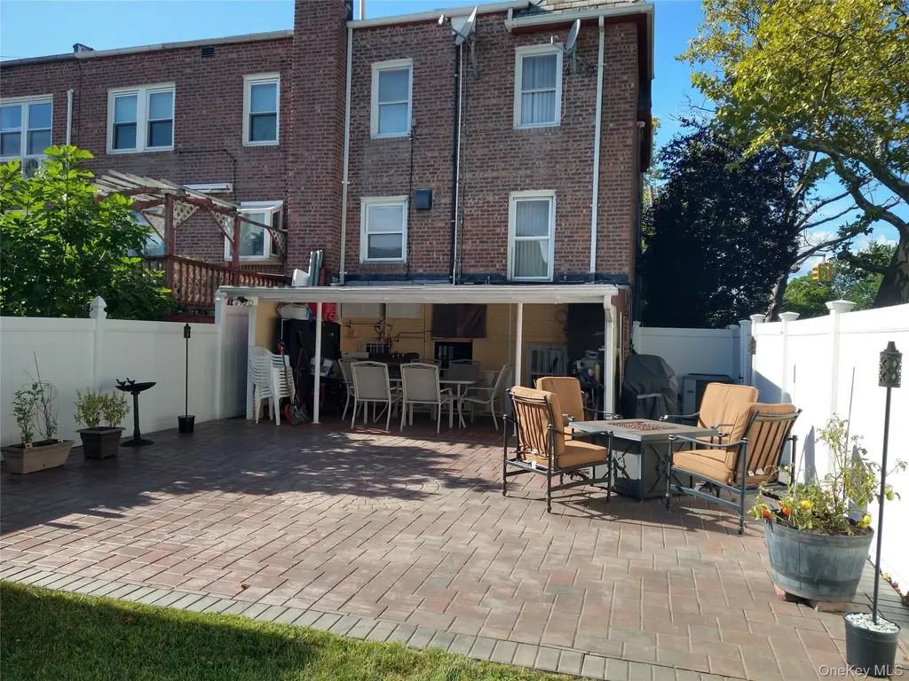 20520 33rd Avenue Bayside NY 11361