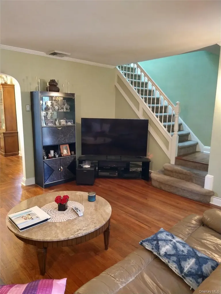 20520 33rd Avenue Bayside NY 11361