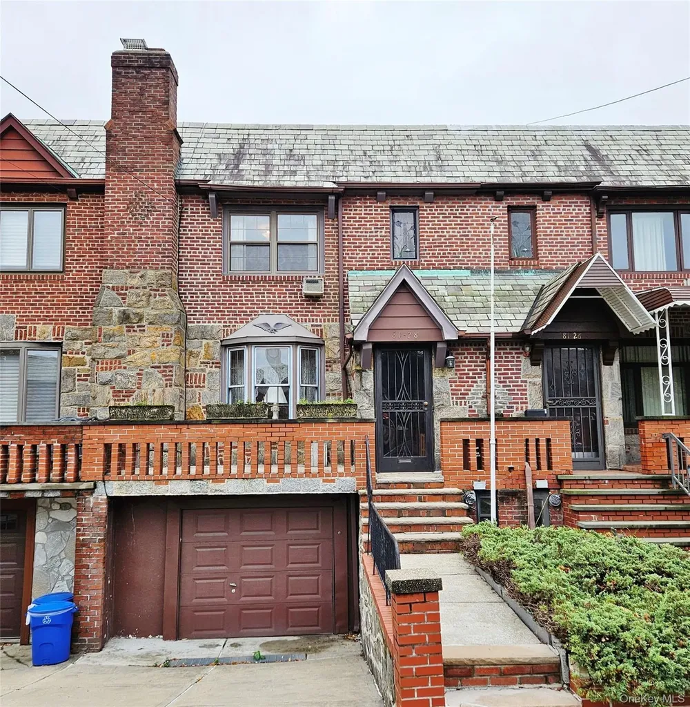 81-28 77 Avenue Glendale NY 11385