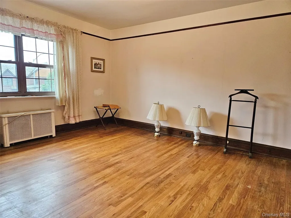 81-28 77 Avenue Glendale NY 11385