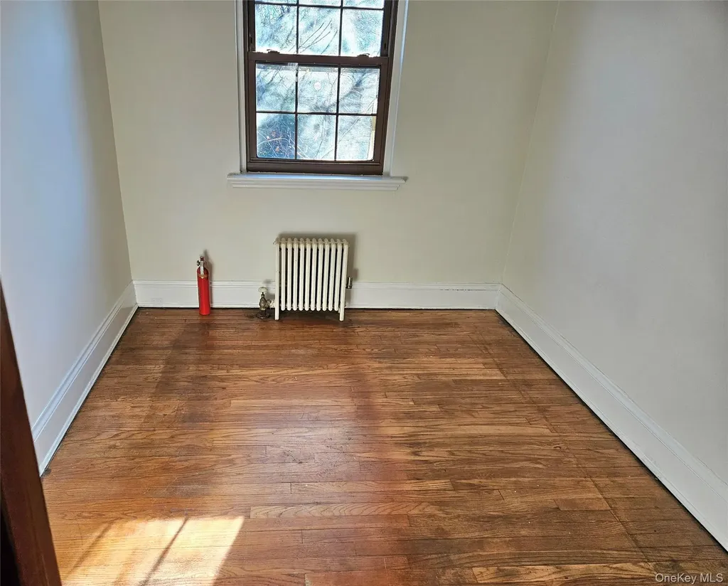 81-28 77 Avenue Glendale NY 11385