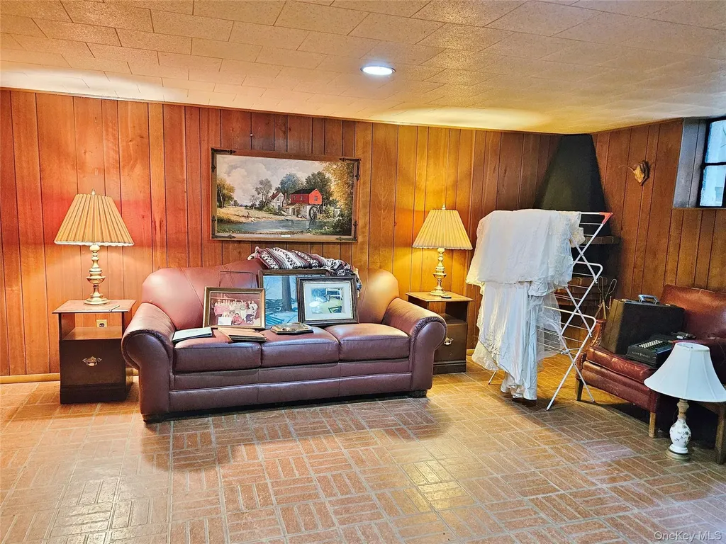 81-28 77 Avenue Glendale NY 11385