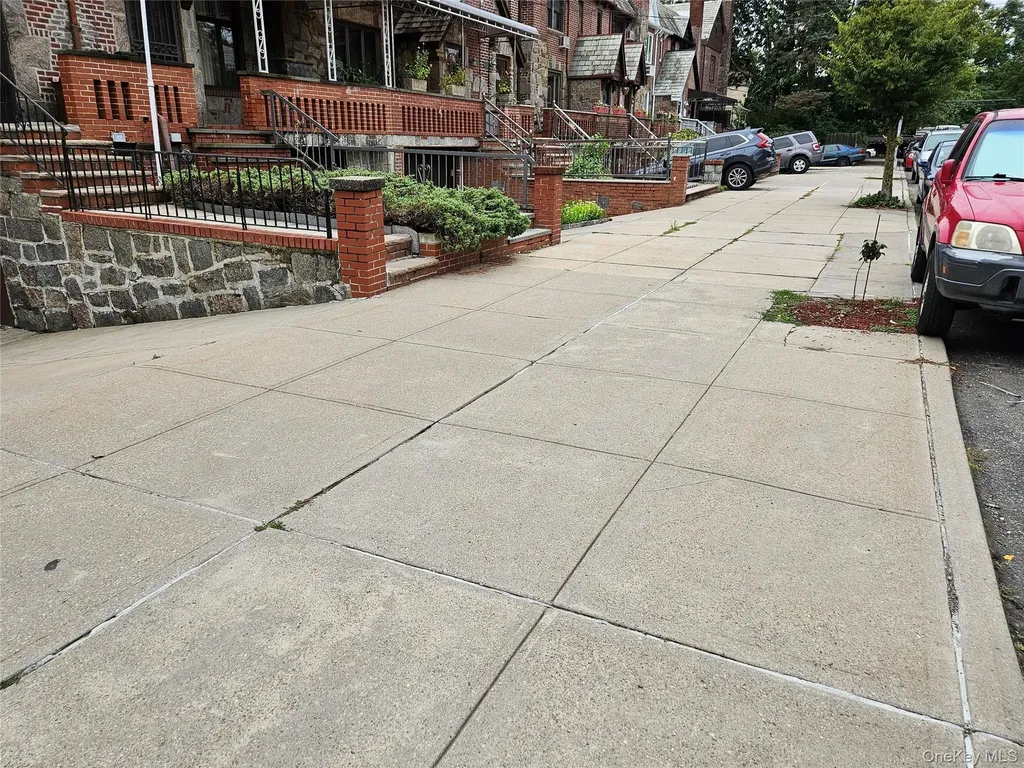 81-28 77 Avenue Glendale NY 11385