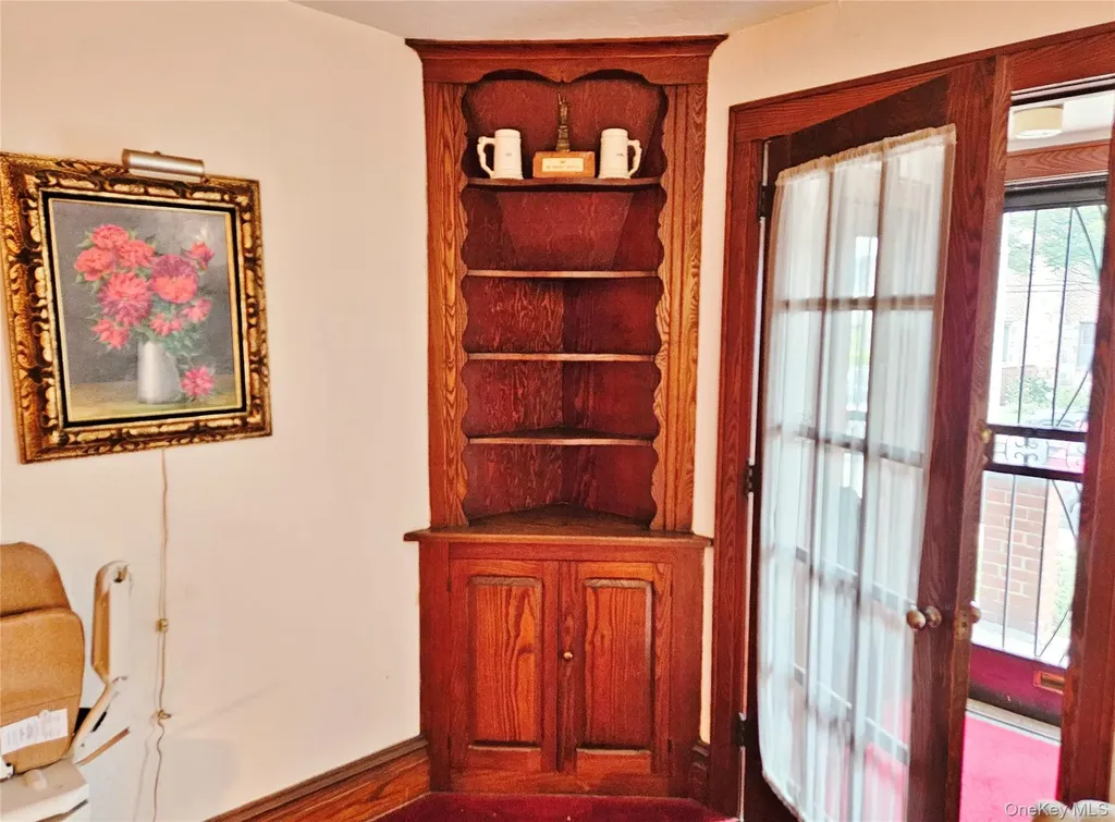 81-28 77 Avenue Glendale NY 11385