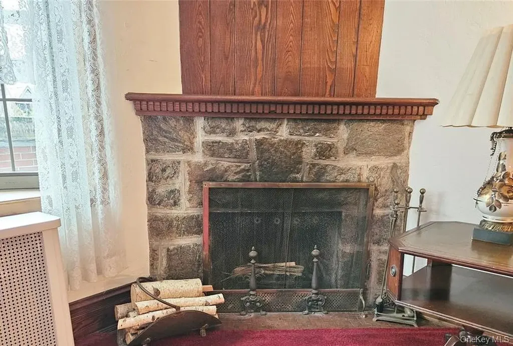 81-28 77 Avenue Glendale NY 11385