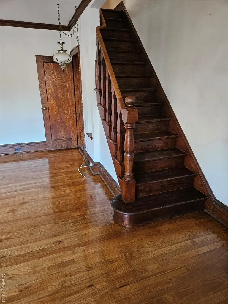 81-28 77 Avenue Glendale NY 11385