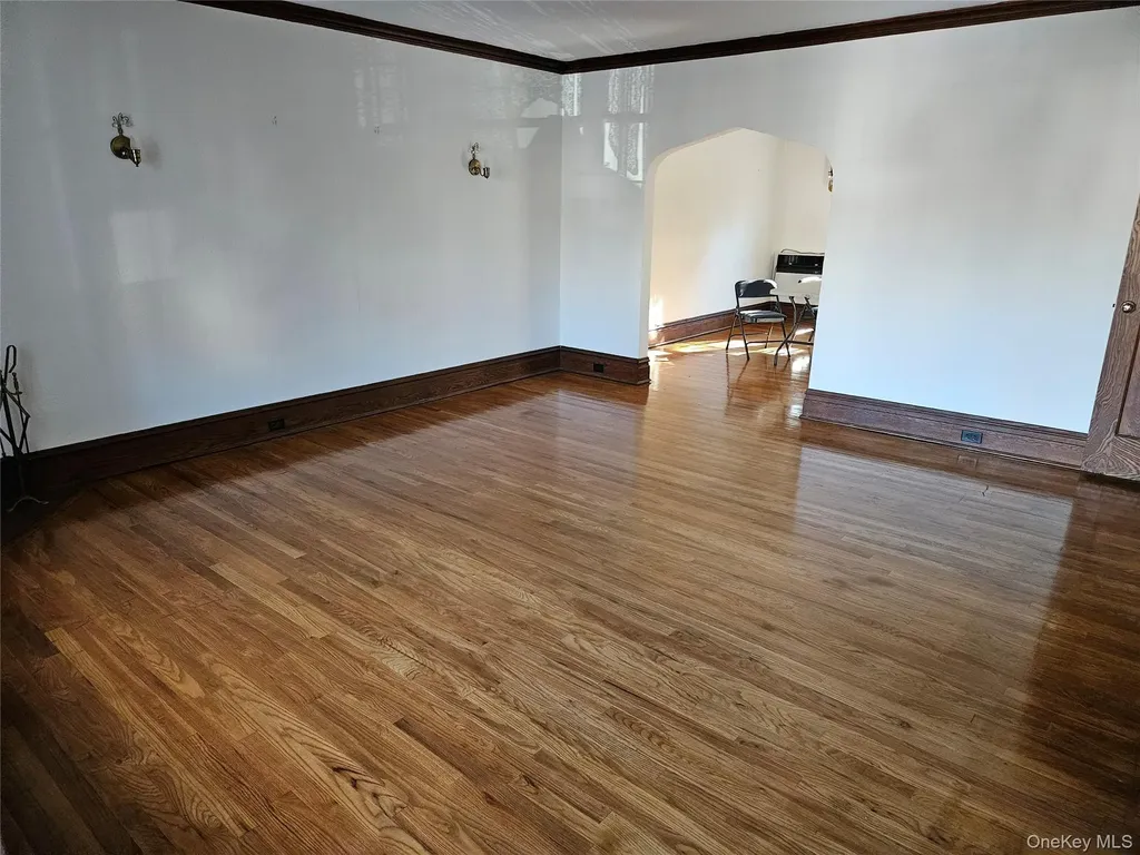 81-28 77 Avenue Glendale NY 11385