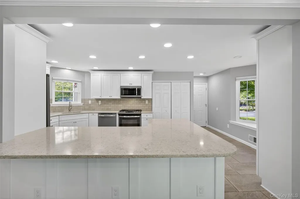 60 Muirfield Court Poughkeepsie NY 12603